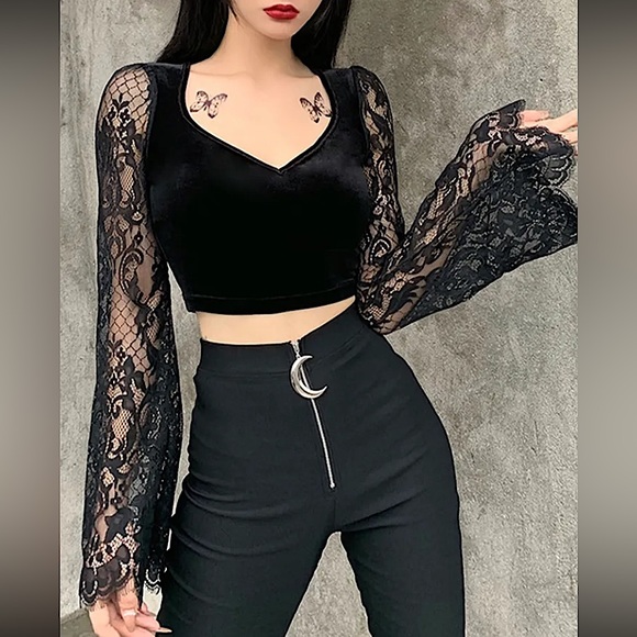 Black velvet long flare sleeve v-neck top - Picture 3 of 12